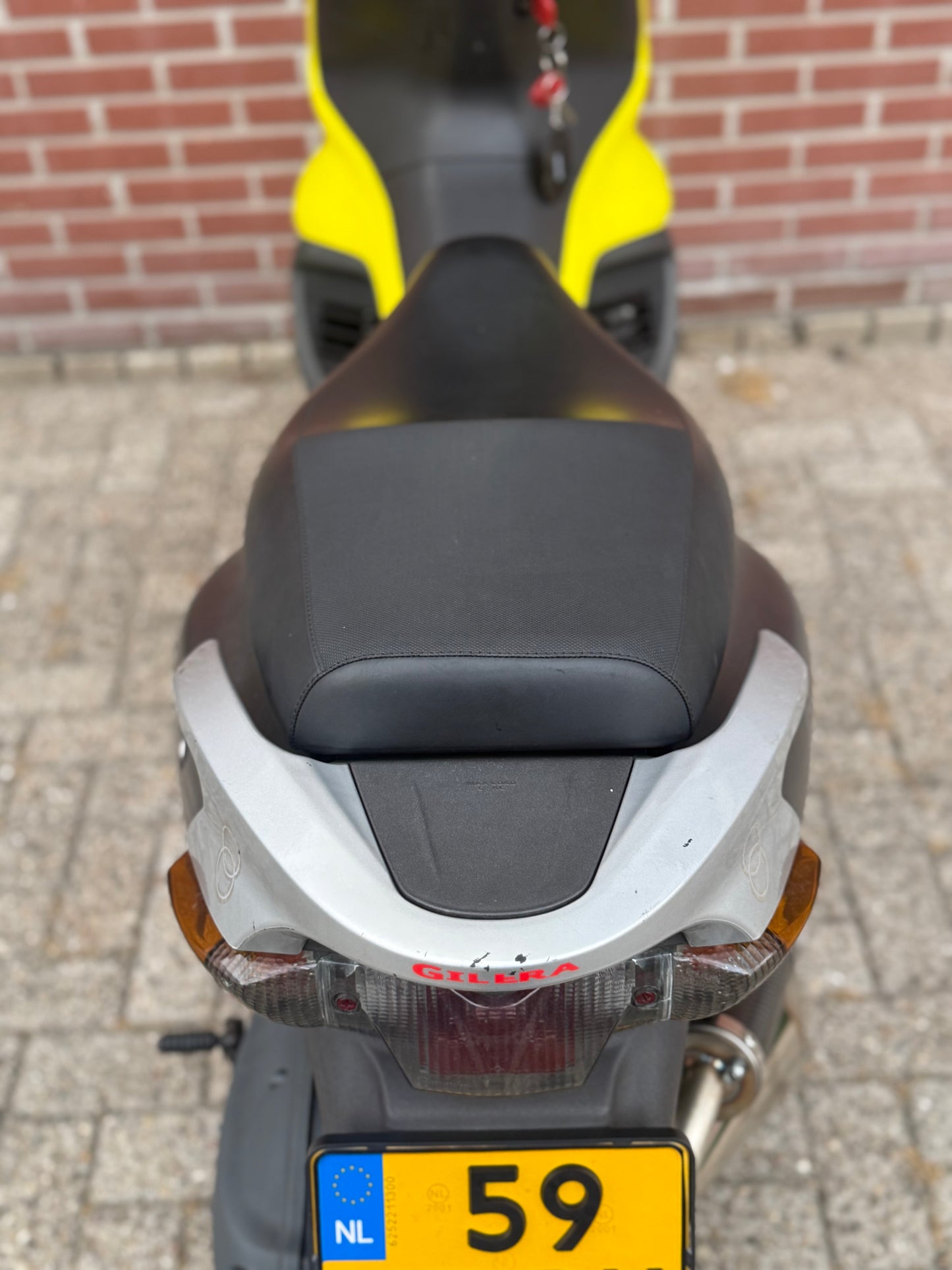 Gilera Runner SP Pro kappenset geel opaco met spoiler
