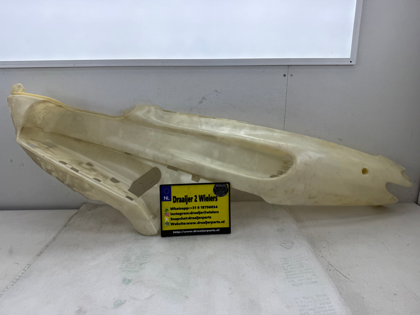 Gilera Runner achterkap links ongespoten NIEUW (nos)