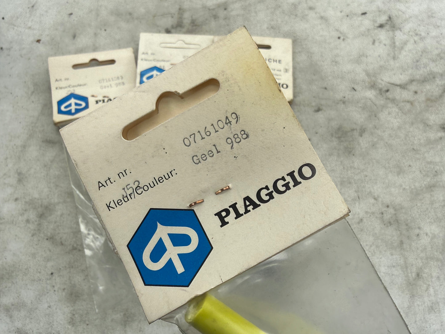 Piaggio lakstift geel 988 vintage