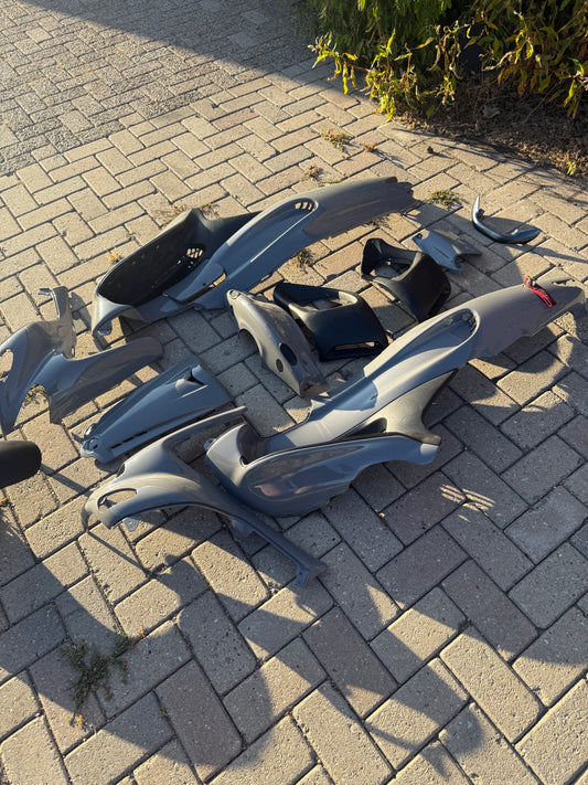 Gilera Runner kappenset nardo grey custom gespoten origineel