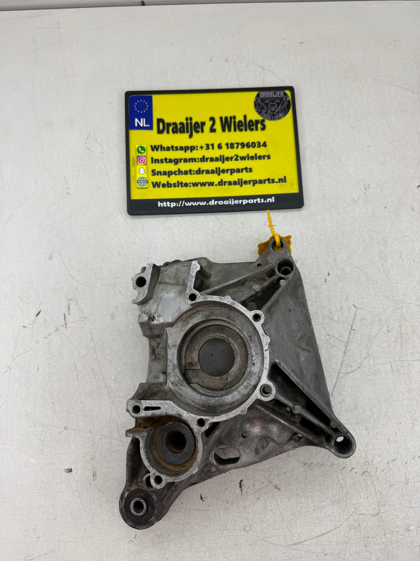 Piaggio 125cc LC grote trommel rechter carterhelft