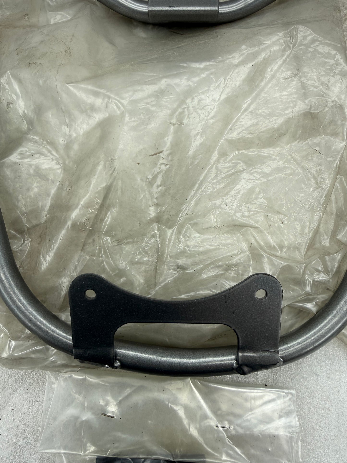 Piaggio TPH voorkapbeugel NIEUW (nos)