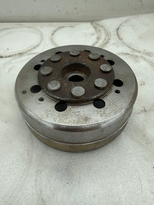 Piaggio LC afgedraaid & gebalanceerd vliegwiel. Met getapt draad voor ac blokken. 125cc 180cc