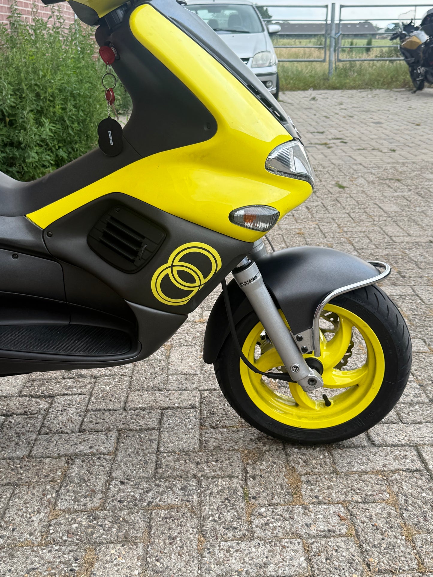 Gilera Runner SP Pro kappenset geel opaco met spoiler