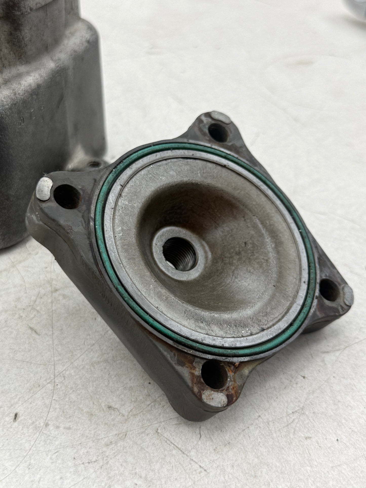 Piaggio LC 180cc cilinder met kop compleet origineel Gilardoni. Afgedraaid voor 125 carters