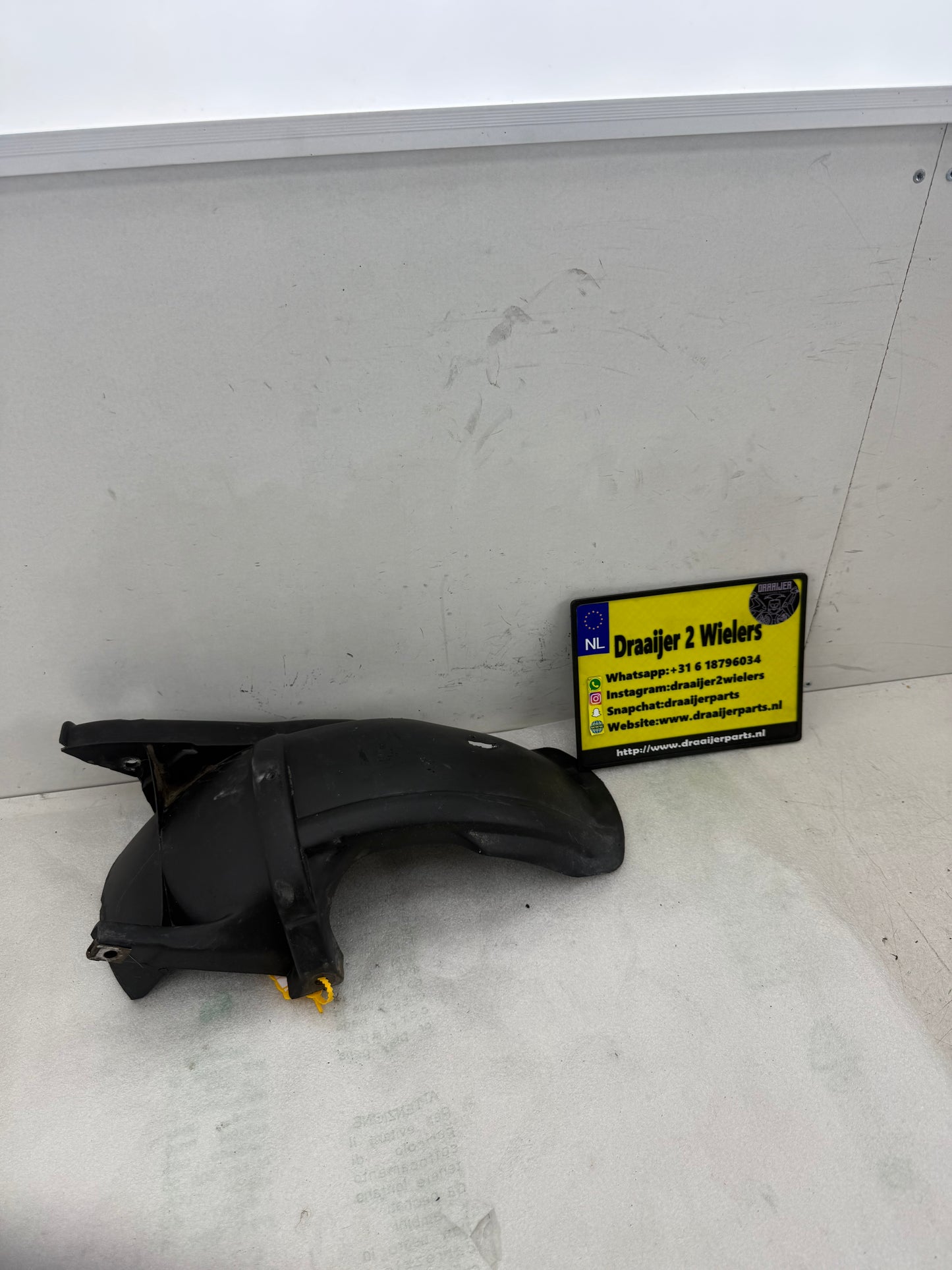 Piaggio Skr / hexagon achterwiel spatbord 125cc 180cc
