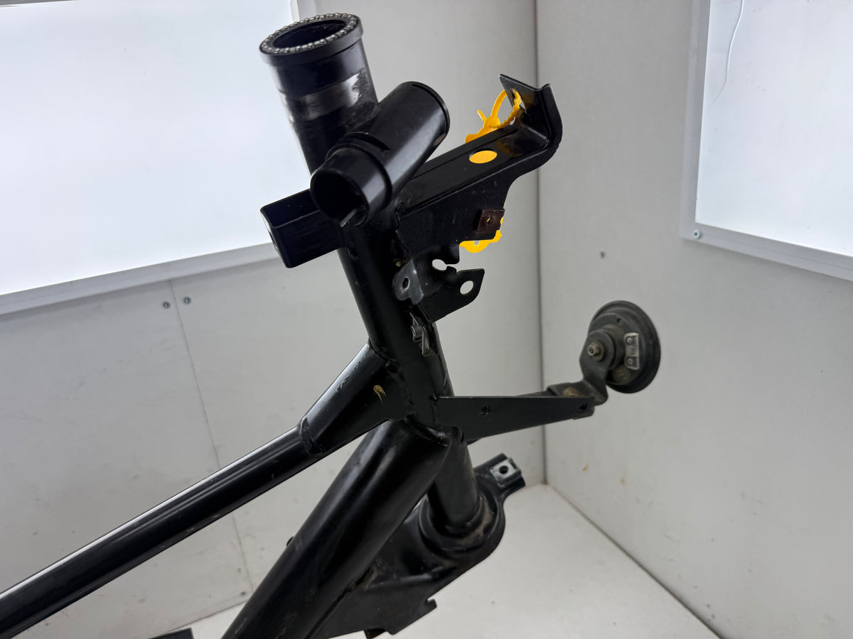 Gilera Runner 180cc M08 DD frame. Fluo rosso buddybak kleurcode