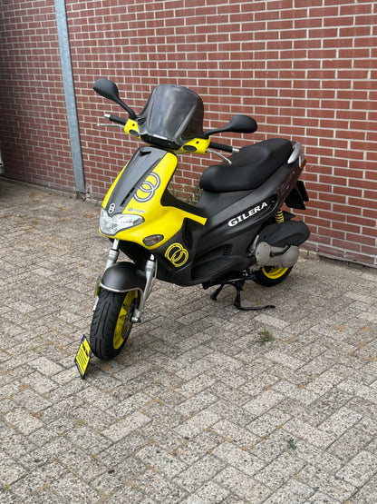 Gilera Runner SP Pro kappenset geel opaco met spoiler