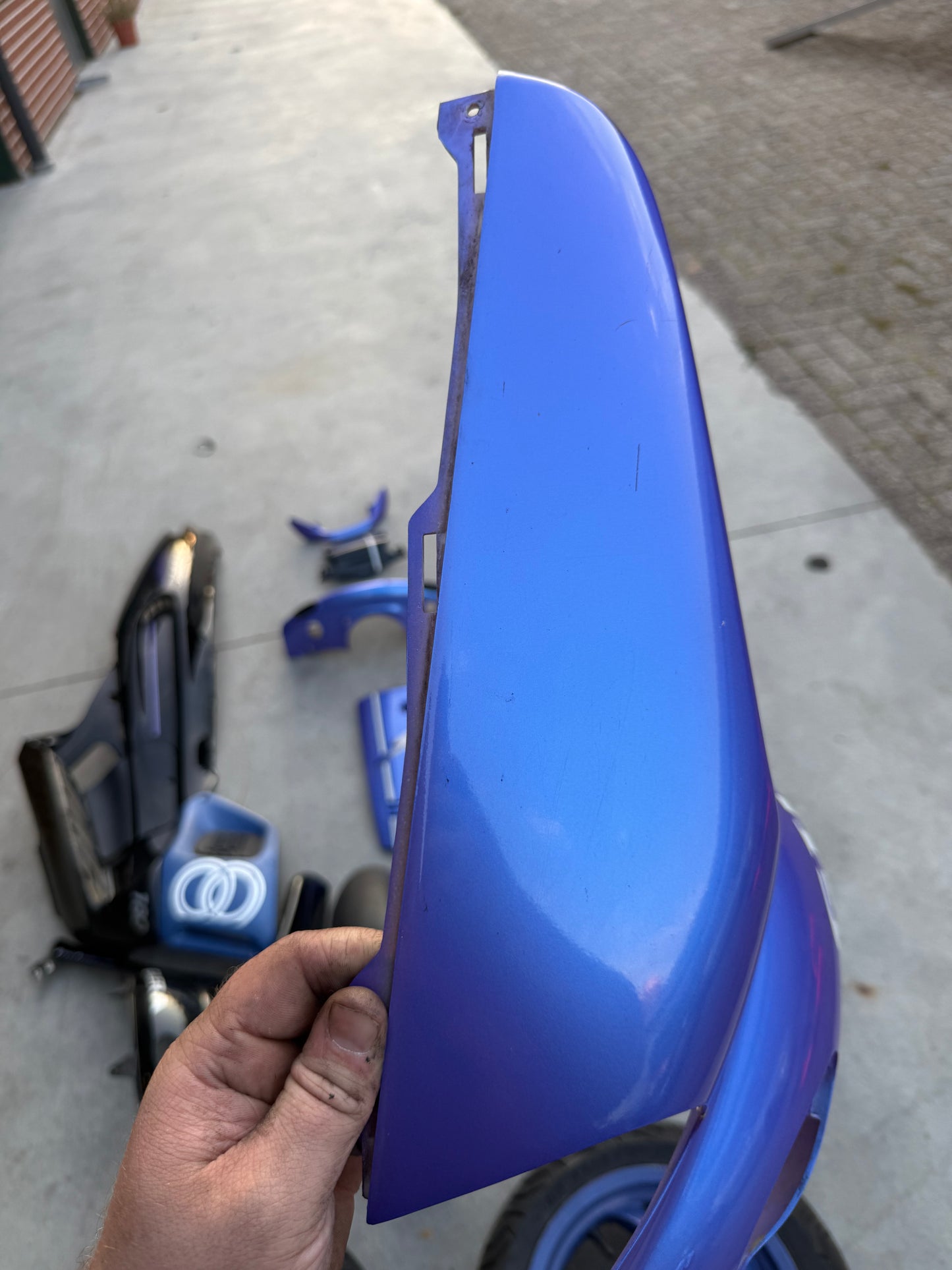 Gilera Runner violet kappenset met wielen 125cc 180cc.