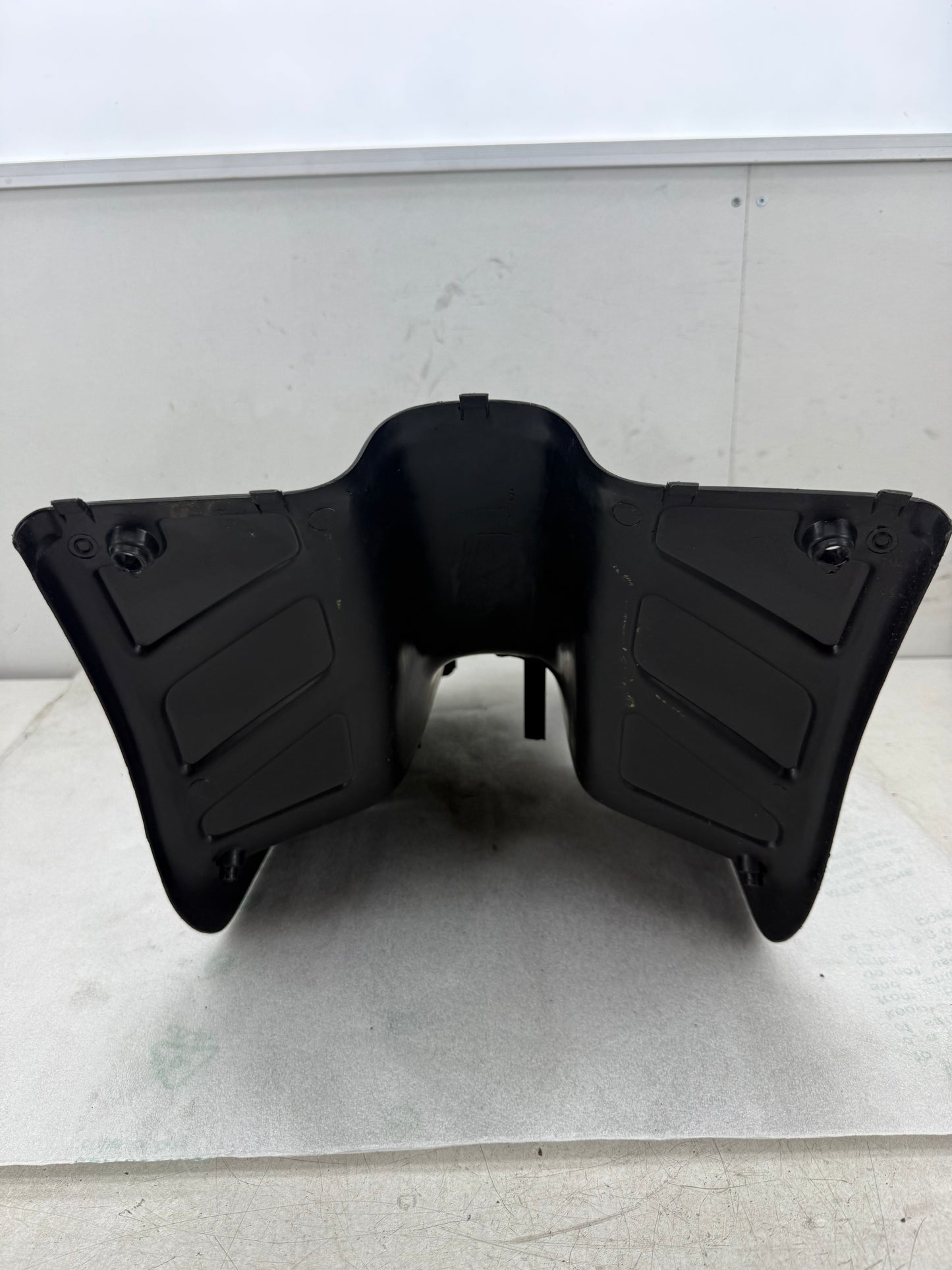 Piaggio TPH 125 beenschild NIEUW (nos)