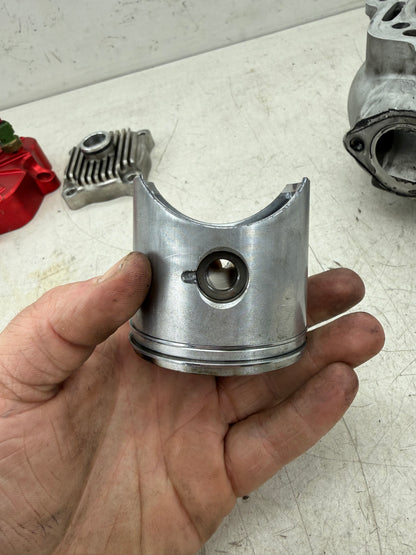 Piaggio Toronda 52 slag cilinder kit met kopset compleet 173cc