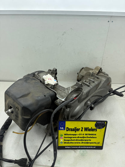Piaggio SKR 125 CSM motorblok. Mist wat delen