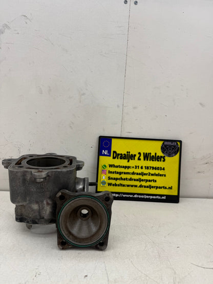 Piaggio LC 180cc cilinder met kop compleet origineel Gilardoni. Afgedraaid voor 125 carters