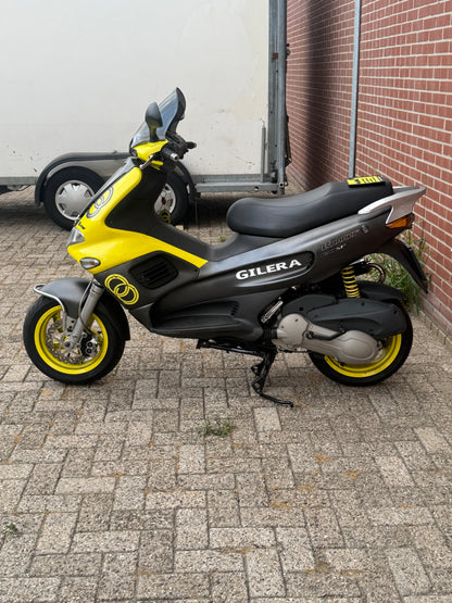 Gilera Runner SP Pro kappenset geel opaco met spoiler