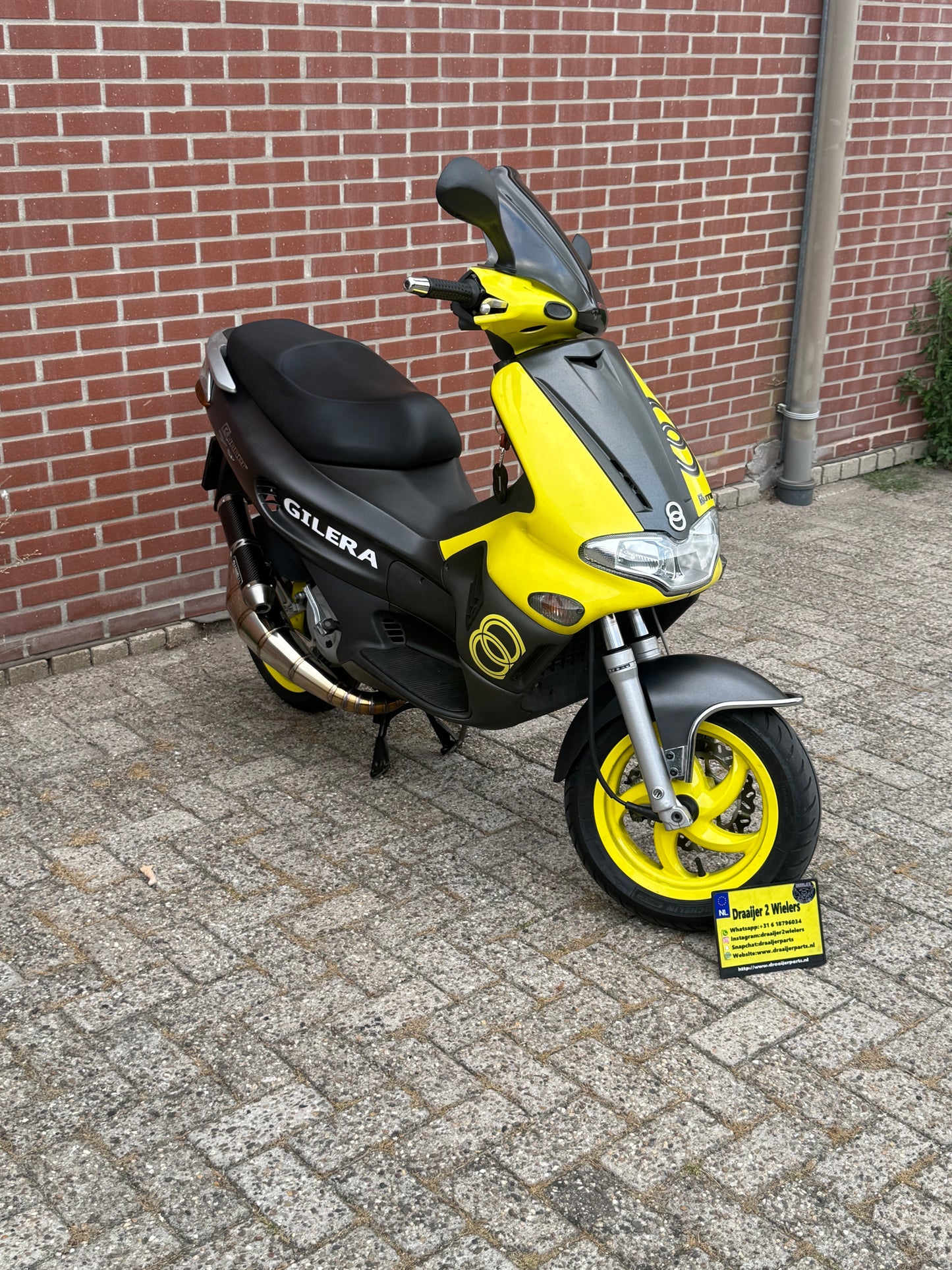 Gilera Runner SP Pro kappenset geel opaco met spoiler