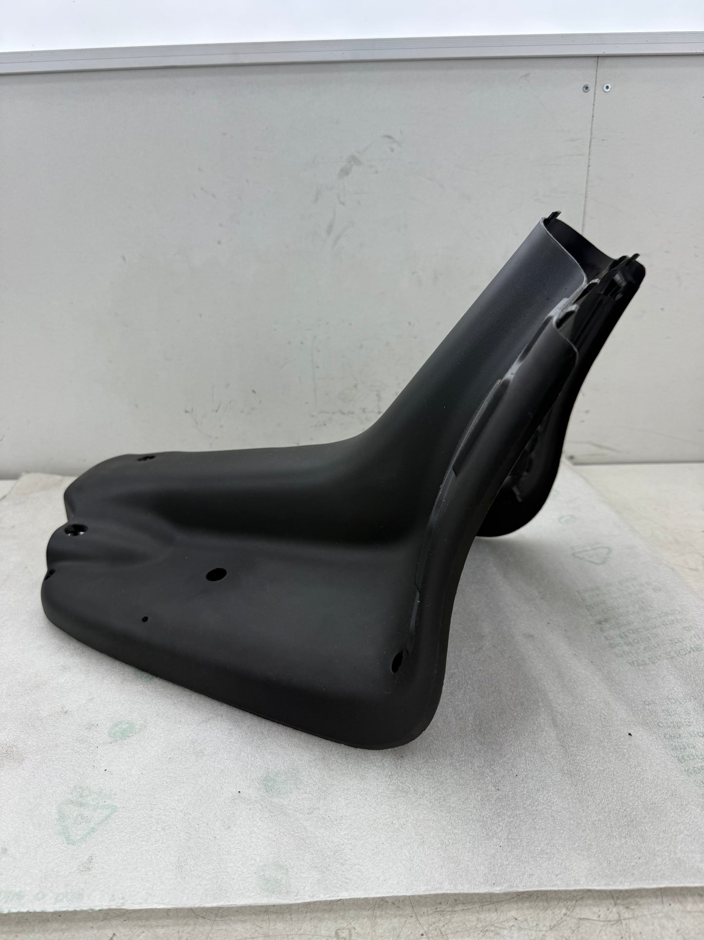 Piaggio TPH 125 beenschild NIEUW (nos)