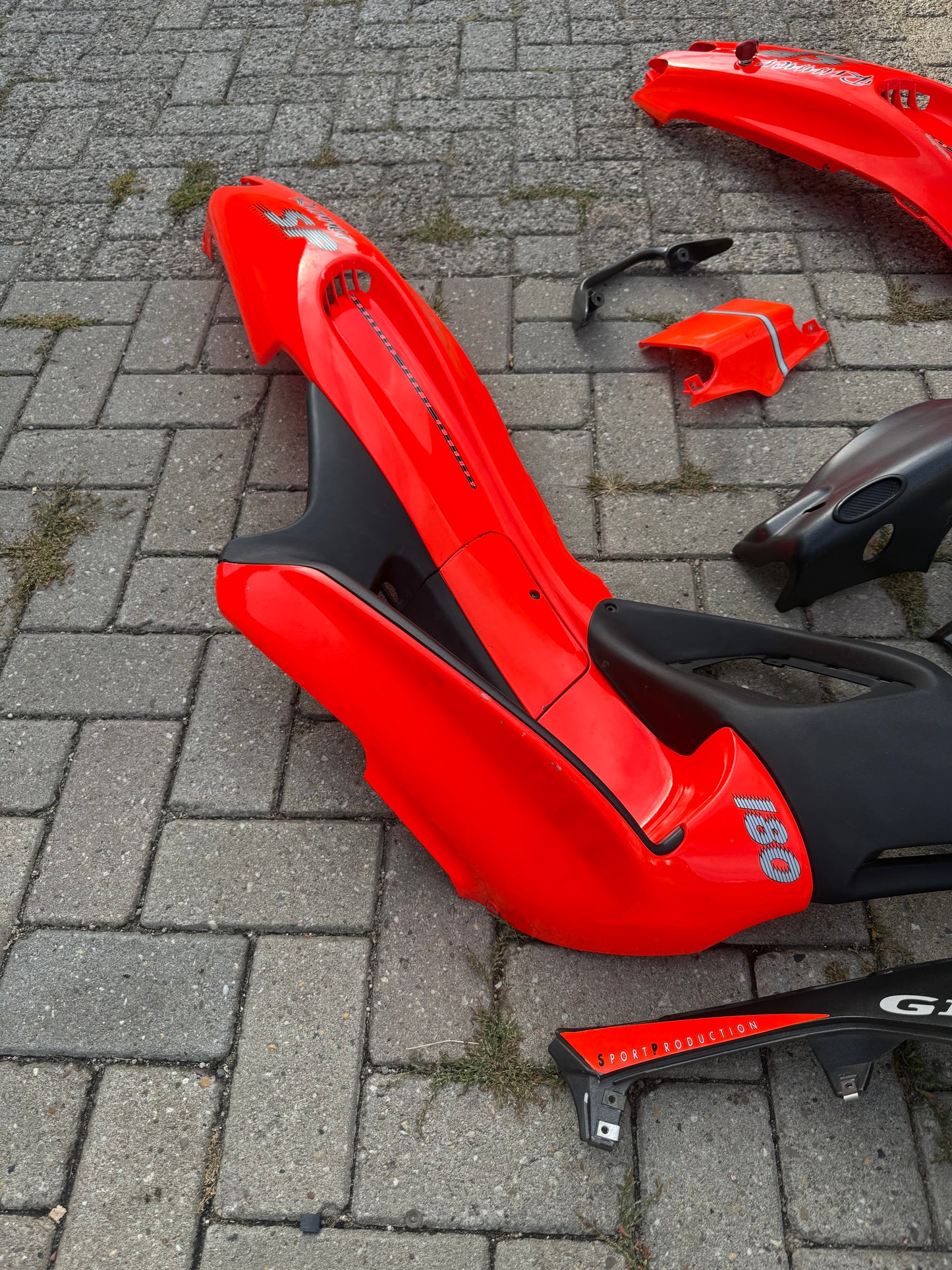 Gilera Runner fluo rosso kappenset 50cc 125cc 180cc