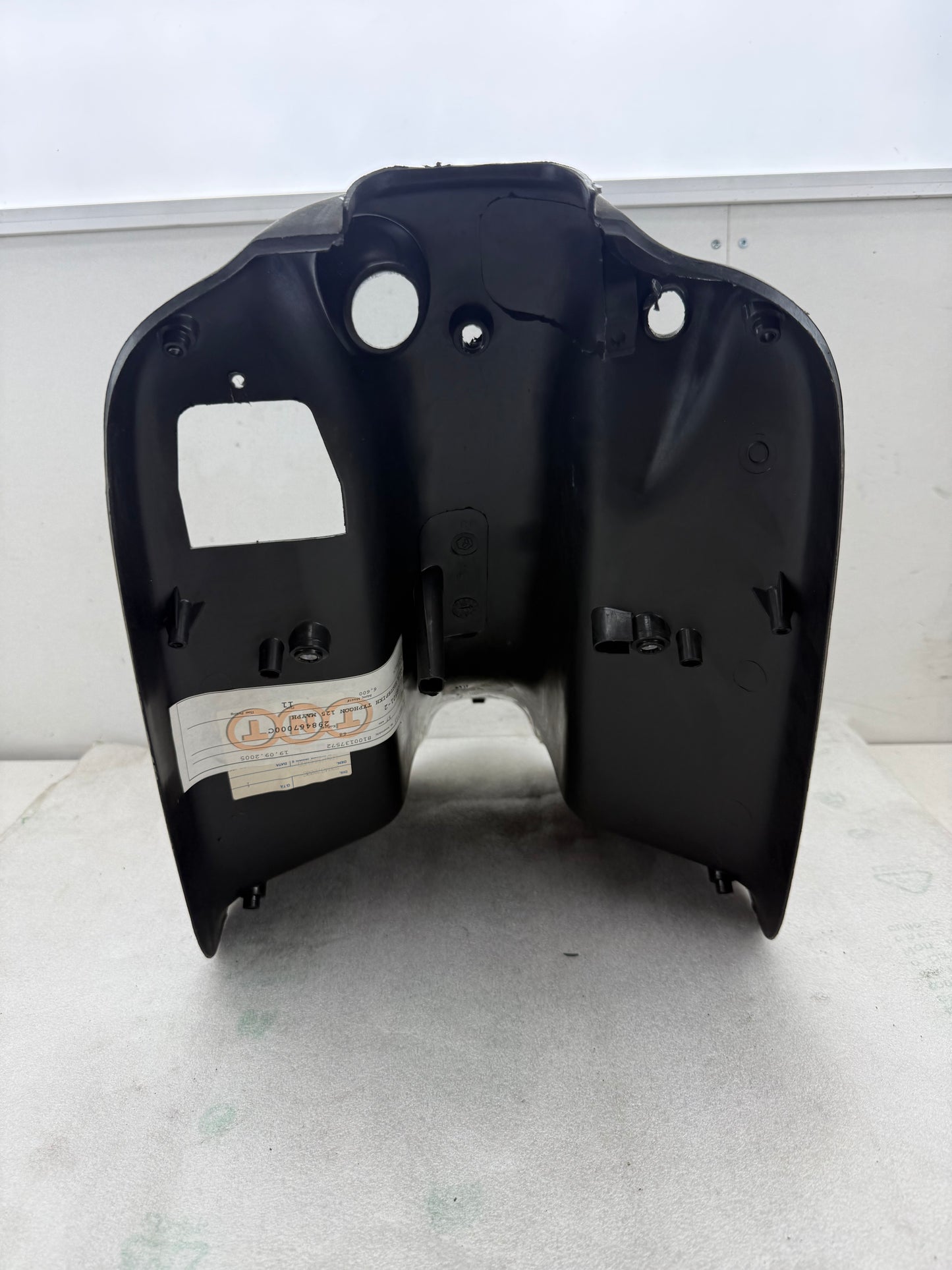 Piaggio typhoon 125 beenschild NIEUW (nos)