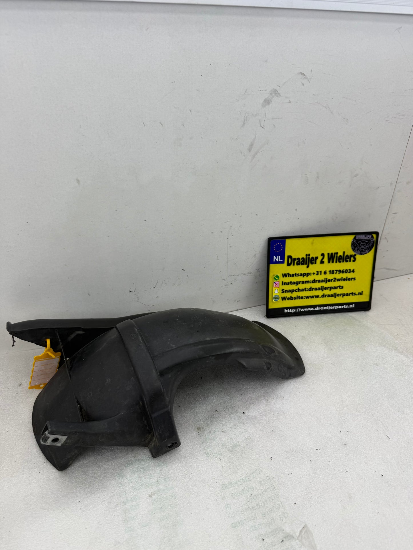 Piaggio Skr / hexagon achterwiel spatbord 125cc 180cc