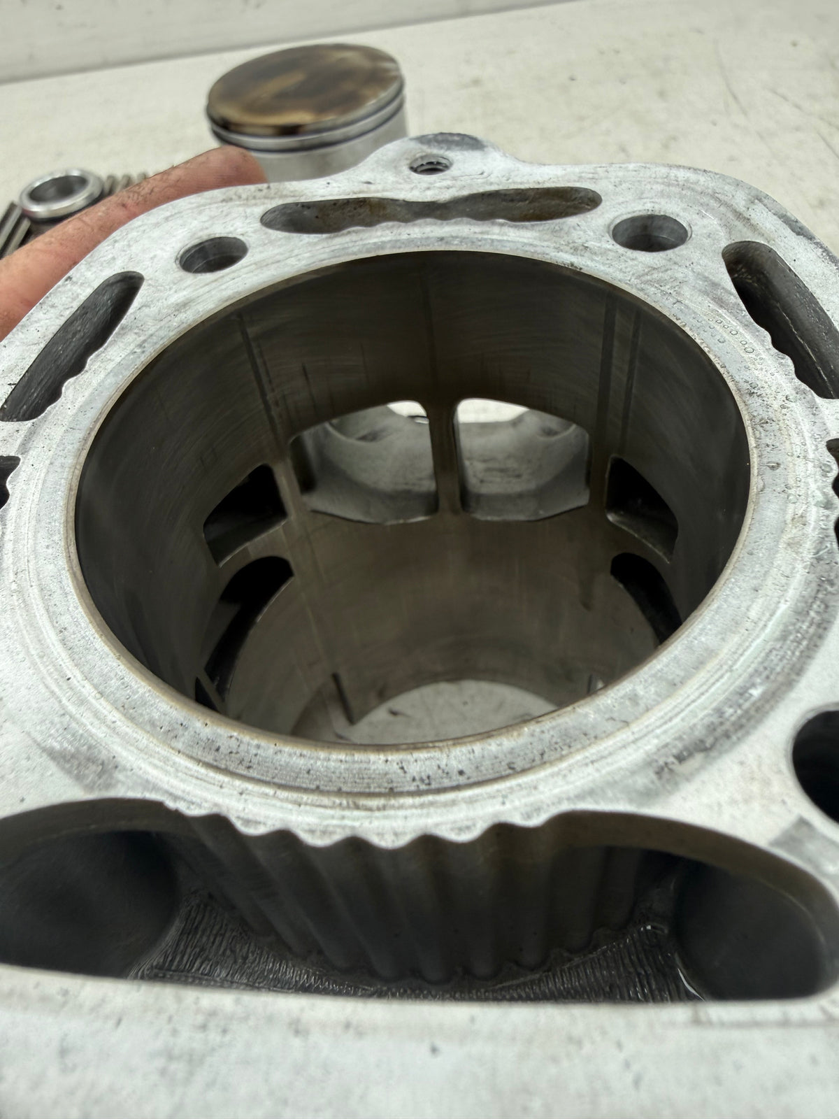 Piaggio Toronda 52 slag cilinder kit met kopset compleet 173cc