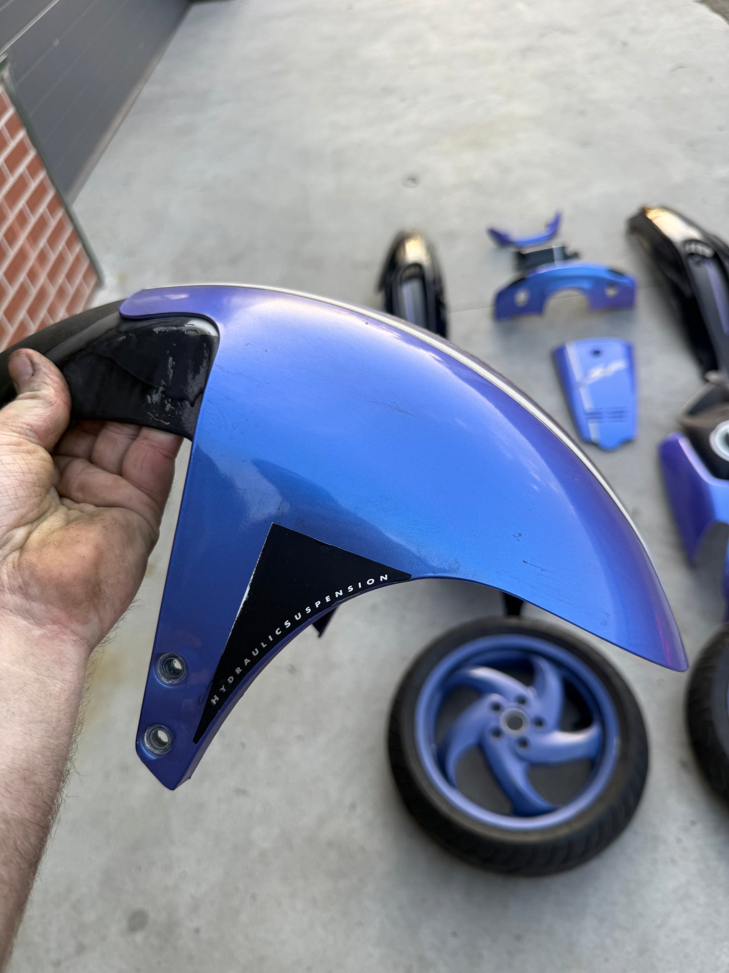 Gilera Runner violet kappenset met wielen 125cc 180cc.