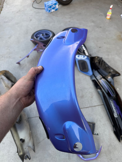 Gilera Runner violet kappenset met wielen 125cc 180cc.