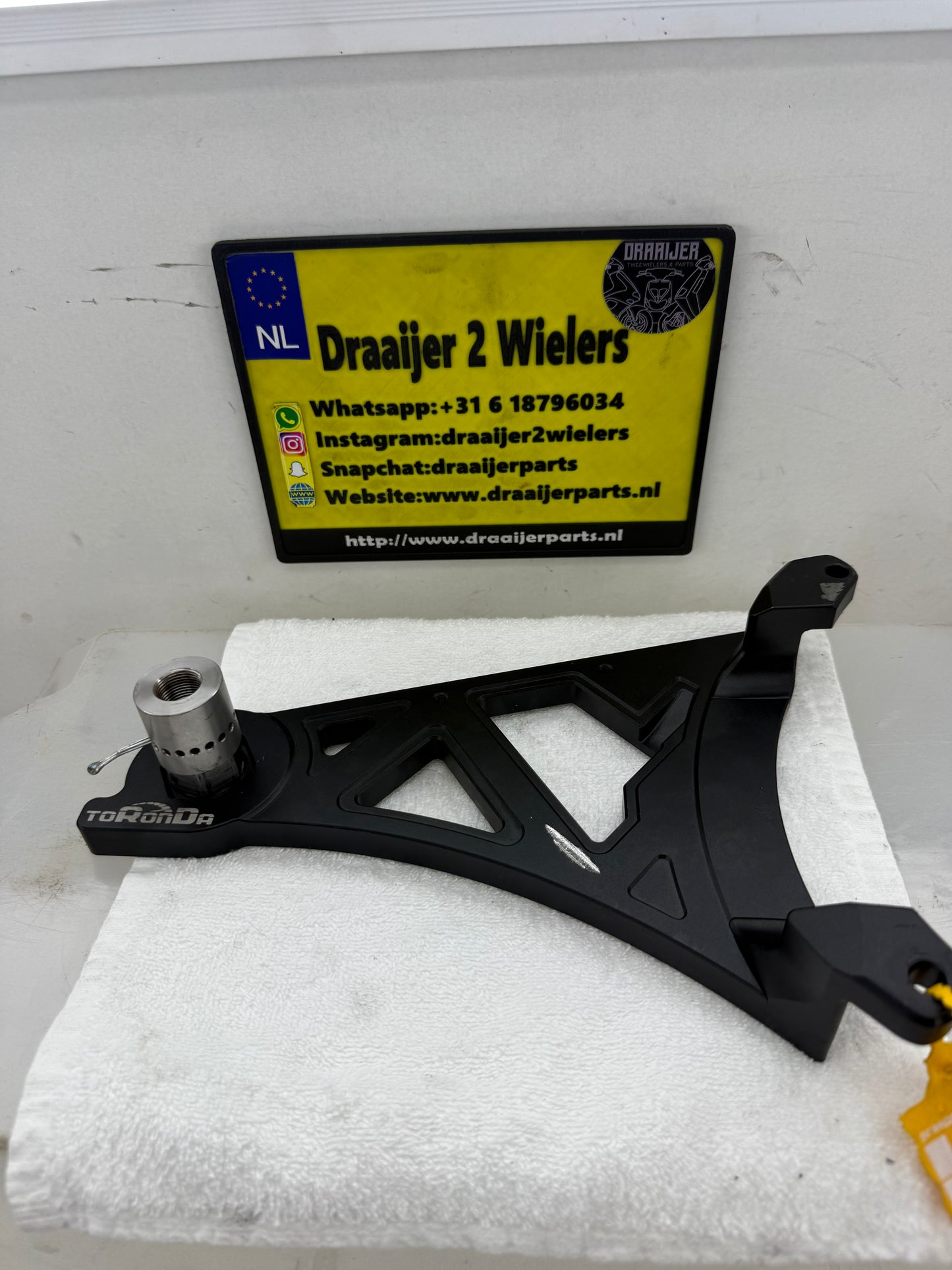 Piaggio Toronda wiel brace 125cc 180cc