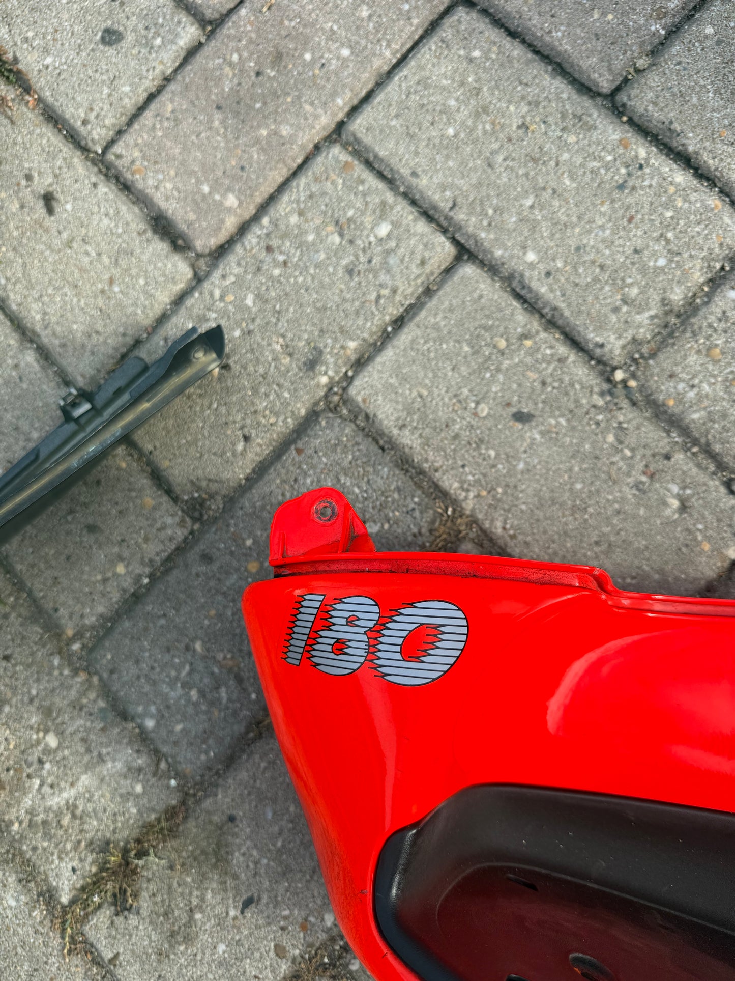 Gilera Runner fluo rosso kappenset 50cc 125cc 180cc