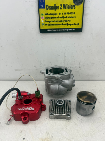 Piaggio Toronda 52 slag cilinder kit met kopset compleet 173cc