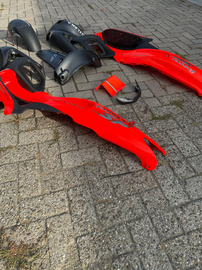 Gilera Runner fluo rosso kappenset 50cc 125cc 180cc