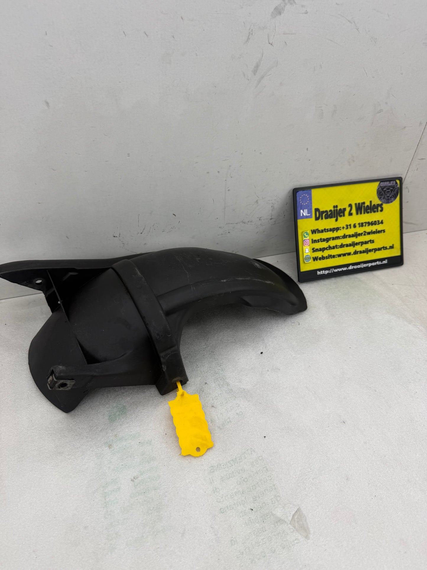 Piaggio Skr / hexagon achterwiel spatbord 125cc 180cc
