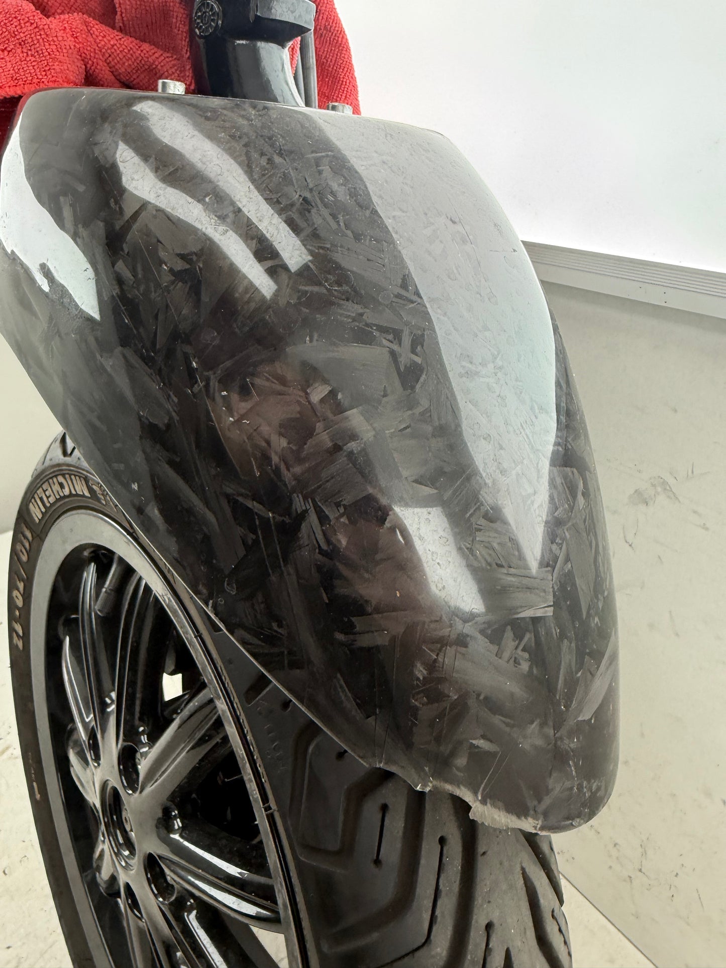 Piaggio Zip SP 2000 voorvork origineel met Piaggio MP3 voorvelg en carbon spatbordset