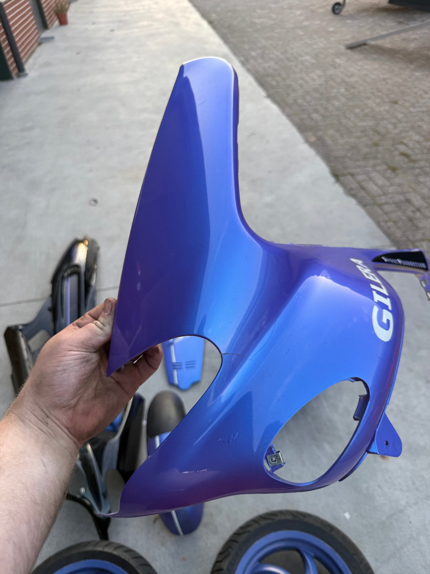 Gilera Runner violet kappenset met wielen 125cc 180cc.