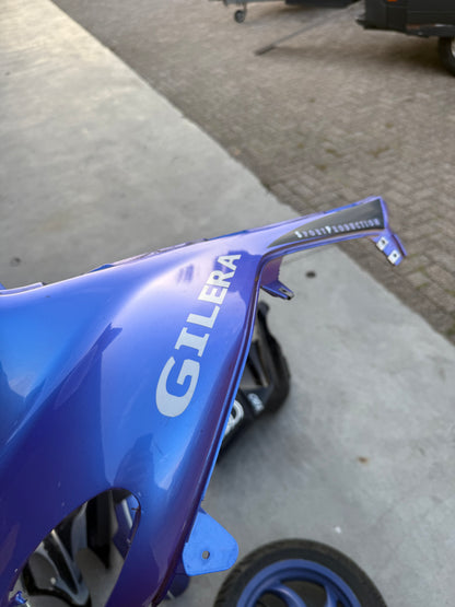 Gilera Runner violet kappenset met wielen 125cc 180cc.
