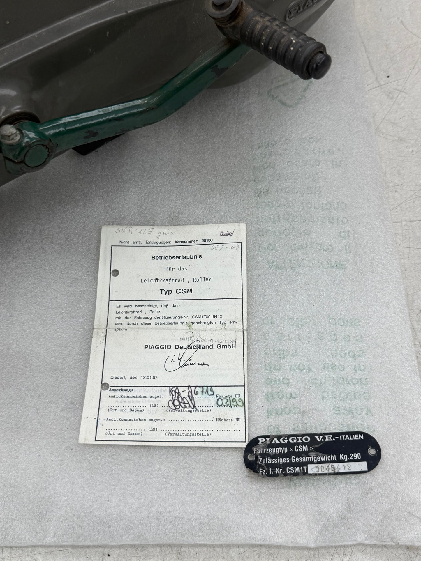 Piaggio Skr 125cc motorblok. Mist onderdelen. Met papieren van donor frame