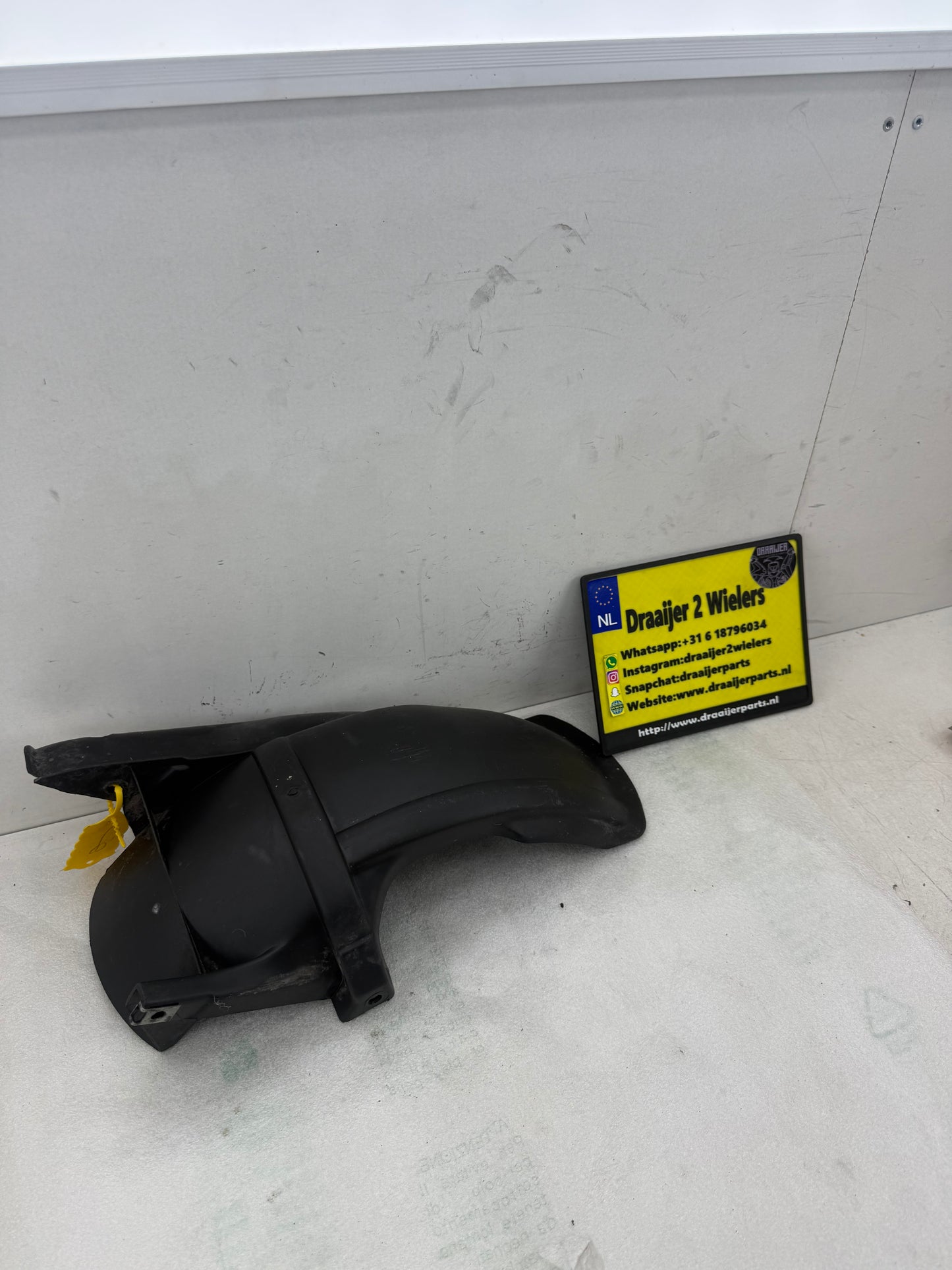 Piaggio Hexagon / SKR achterwiel spatbord 125cc 180cc