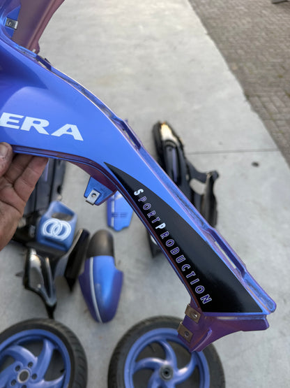 Gilera Runner violet kappenset met wielen 125cc 180cc.