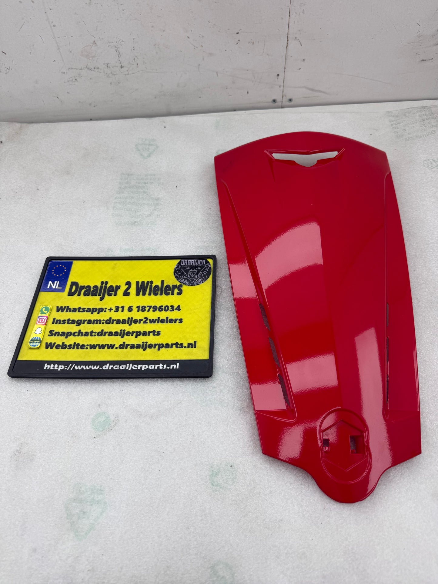 Gilera Runner voorkap neuskap replica 7 rood NIEUW (nos)