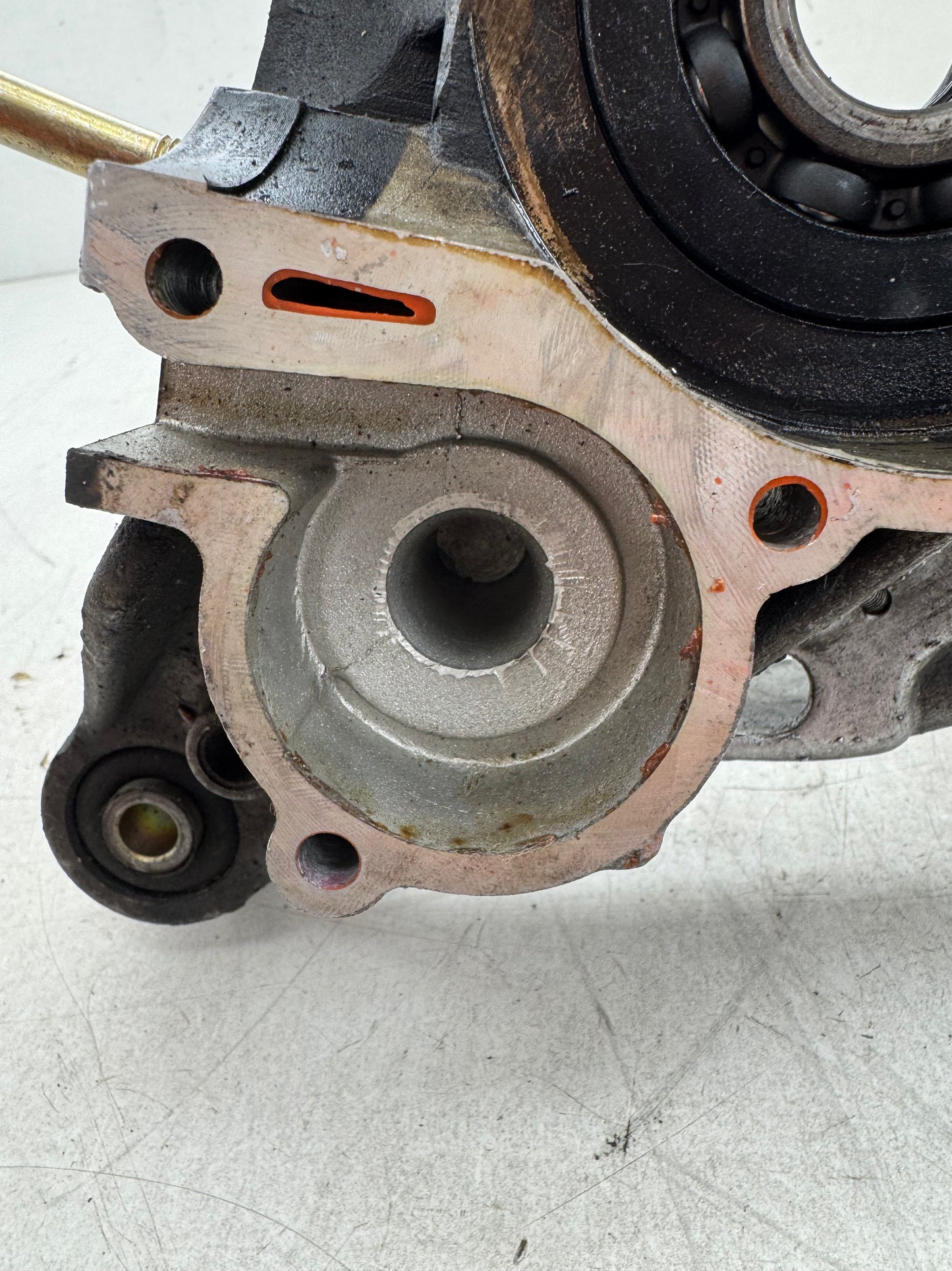Piaggio carterhelft uitlaat kant ac kleine trommel 125 / 150