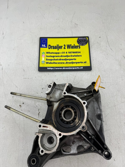 Piaggio carterhelft uitlaat kant ac kleine trommel 125 / 150