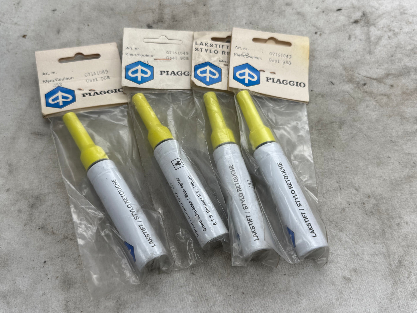 Piaggio lakstift geel 988 vintage