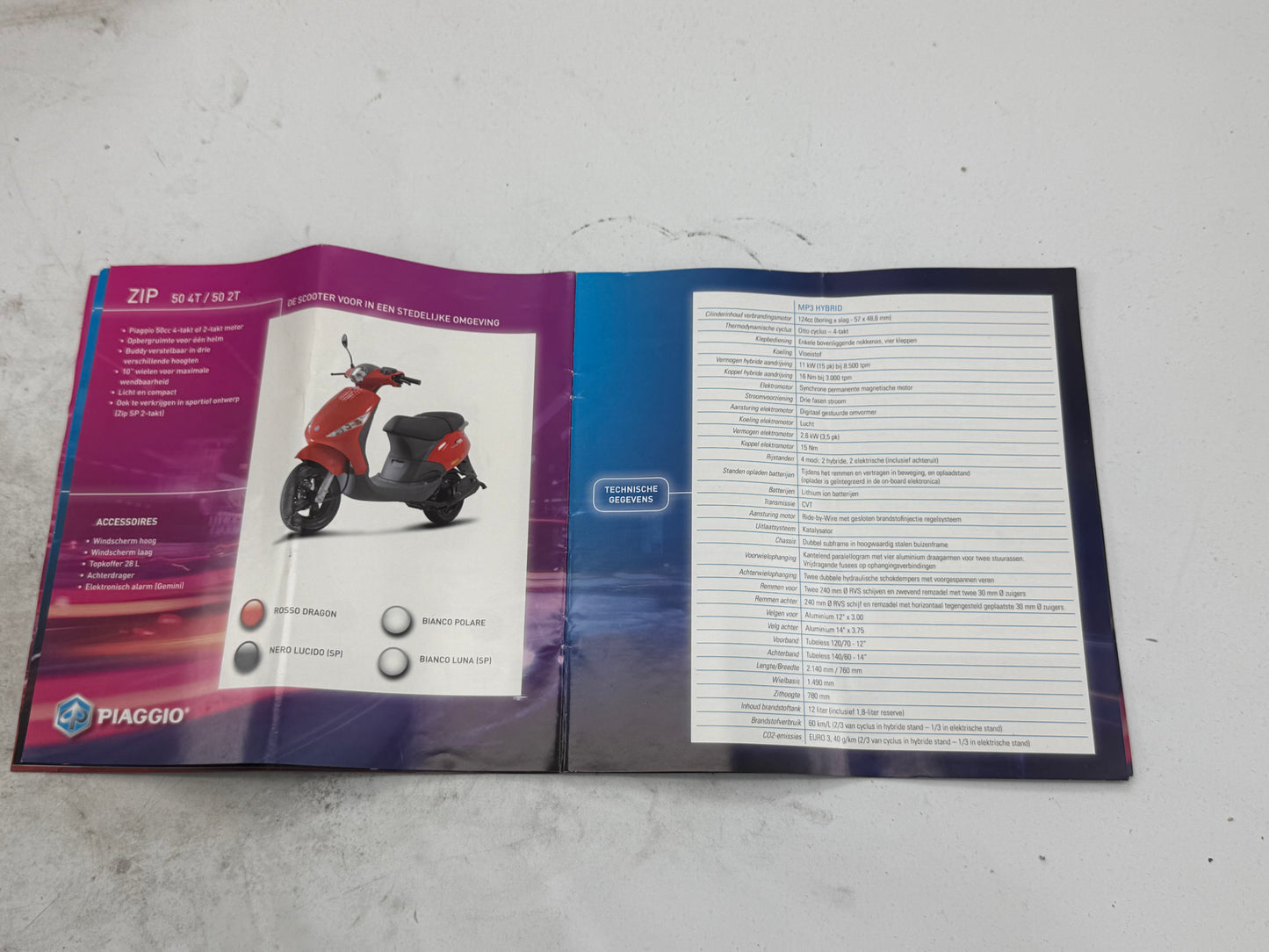 Piaggio informatie boek verschillende modellen vintage
