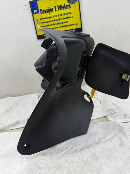 Gilera Runner binnenkap / beenschild bijgewerkt voor polini EFI meter