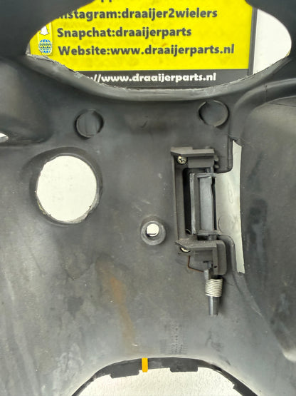 Gilera Runner binnenkap / beenschild bijgewerkt voor polini EFI meter