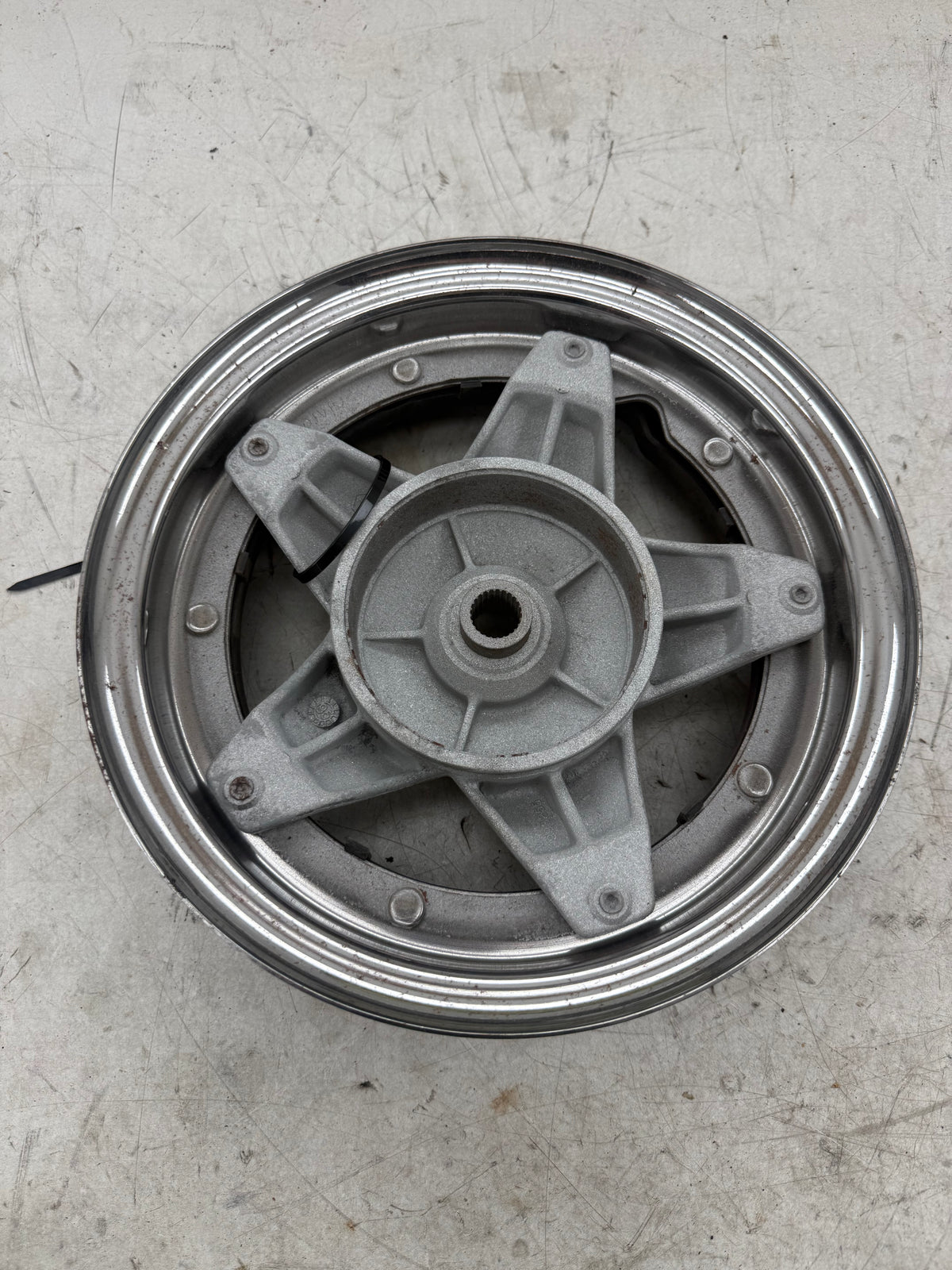 Piaggio SKR achtervelg 125cc 150cc