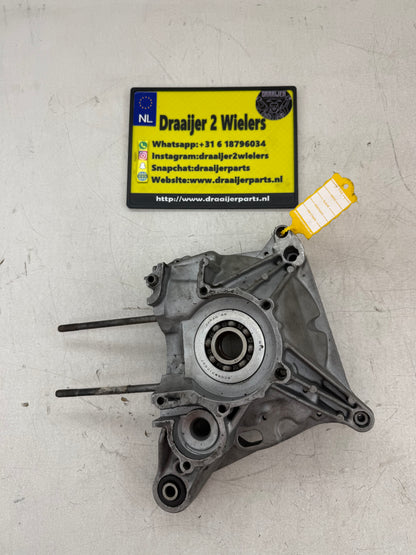 Piaggio carterhelft uitlaat kant lc kleine trommel 125 / 150