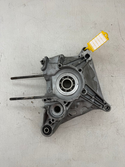 Piaggio carterhelft uitlaat kant lc kleine trommel 125 / 150