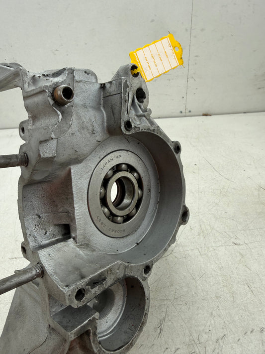 Piaggio carterhelft uitlaat kant lc kleine trommel 125 / 150