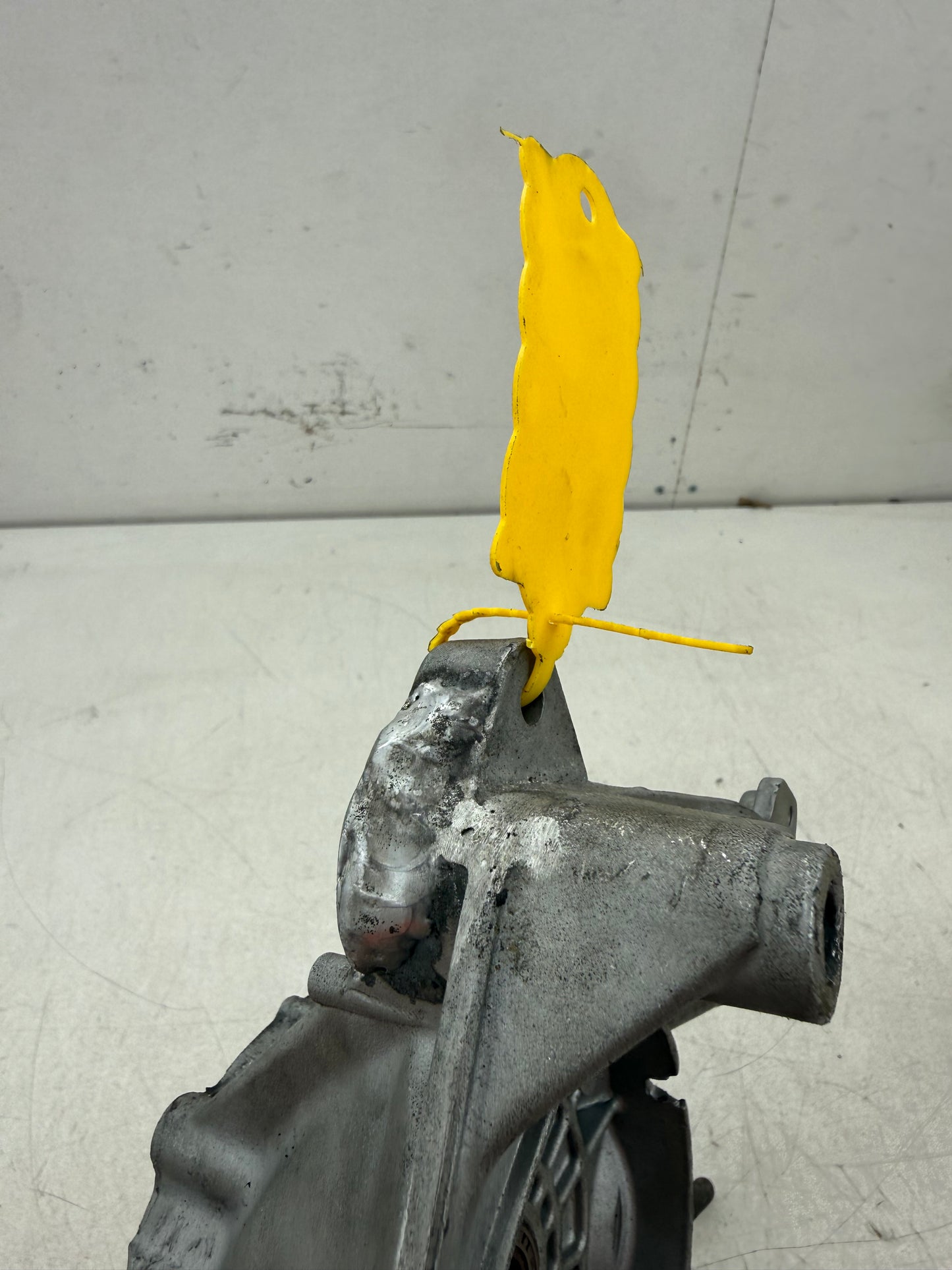 Piaggio carterhelft uitlaat kant lc kleine trommel 125 / 150