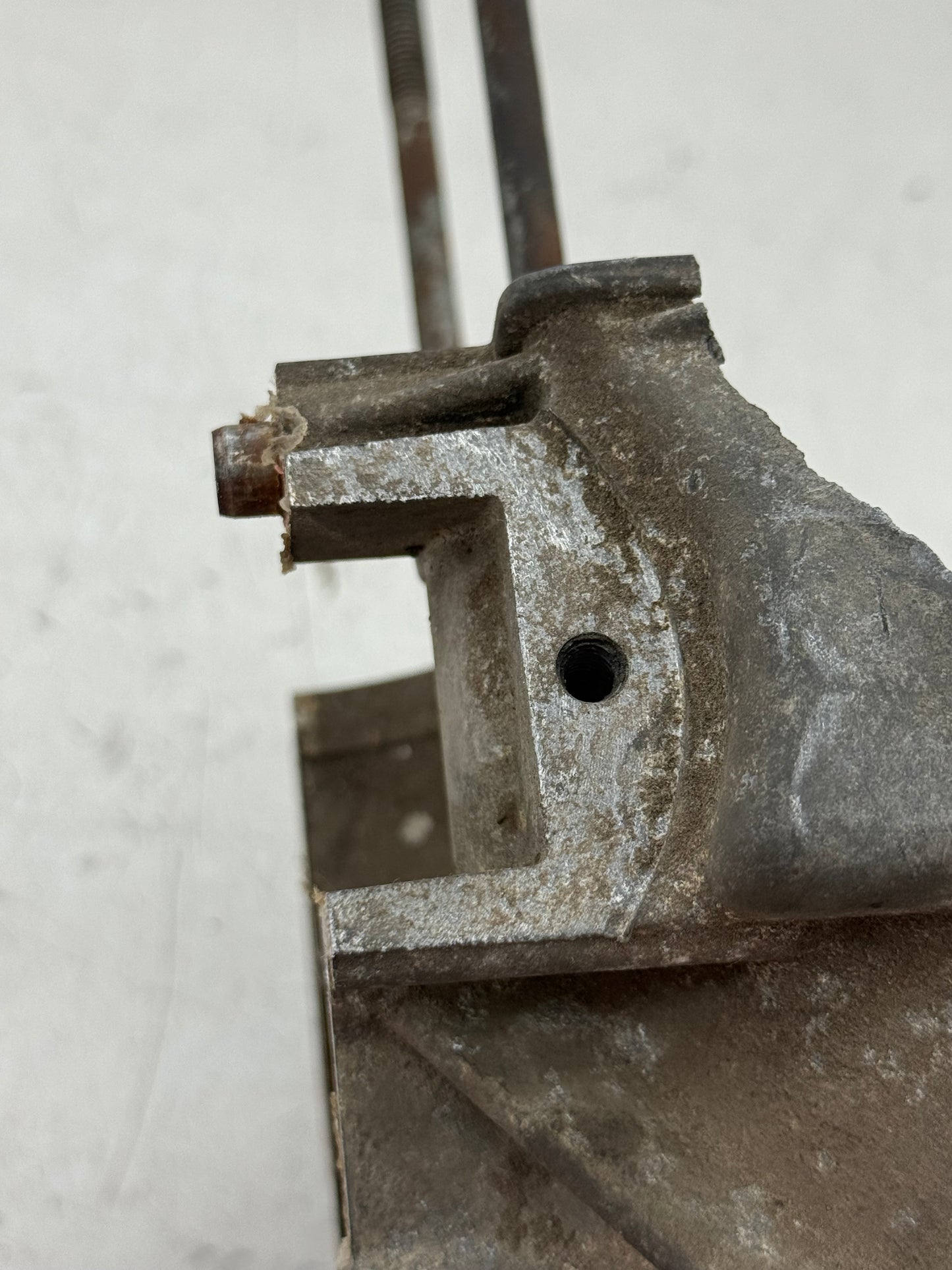 Piaggio carterhelft uitlaat kant lc kleine trommel 125 / 150